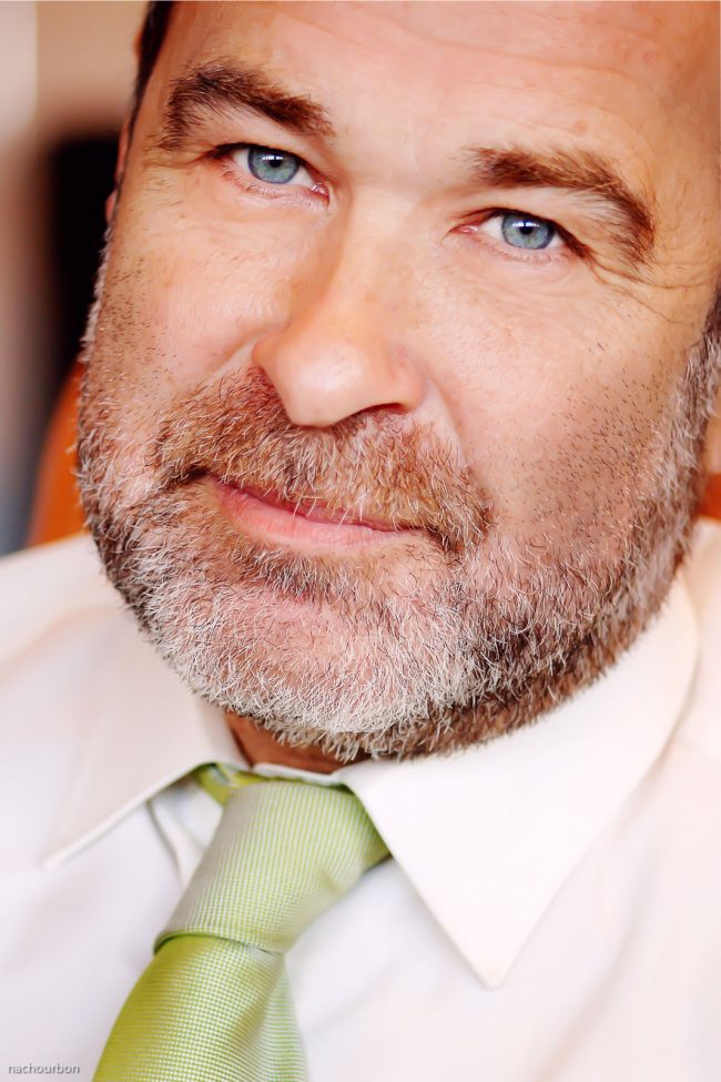 01-Juan-Casal-retrato-ejecutivo-empresa-comercial-fotografia-fotografo-madrid-corporativo-Tres-Cantos-memorias-professional-commercial-corporate-portrait-mejor-nacho-urbon