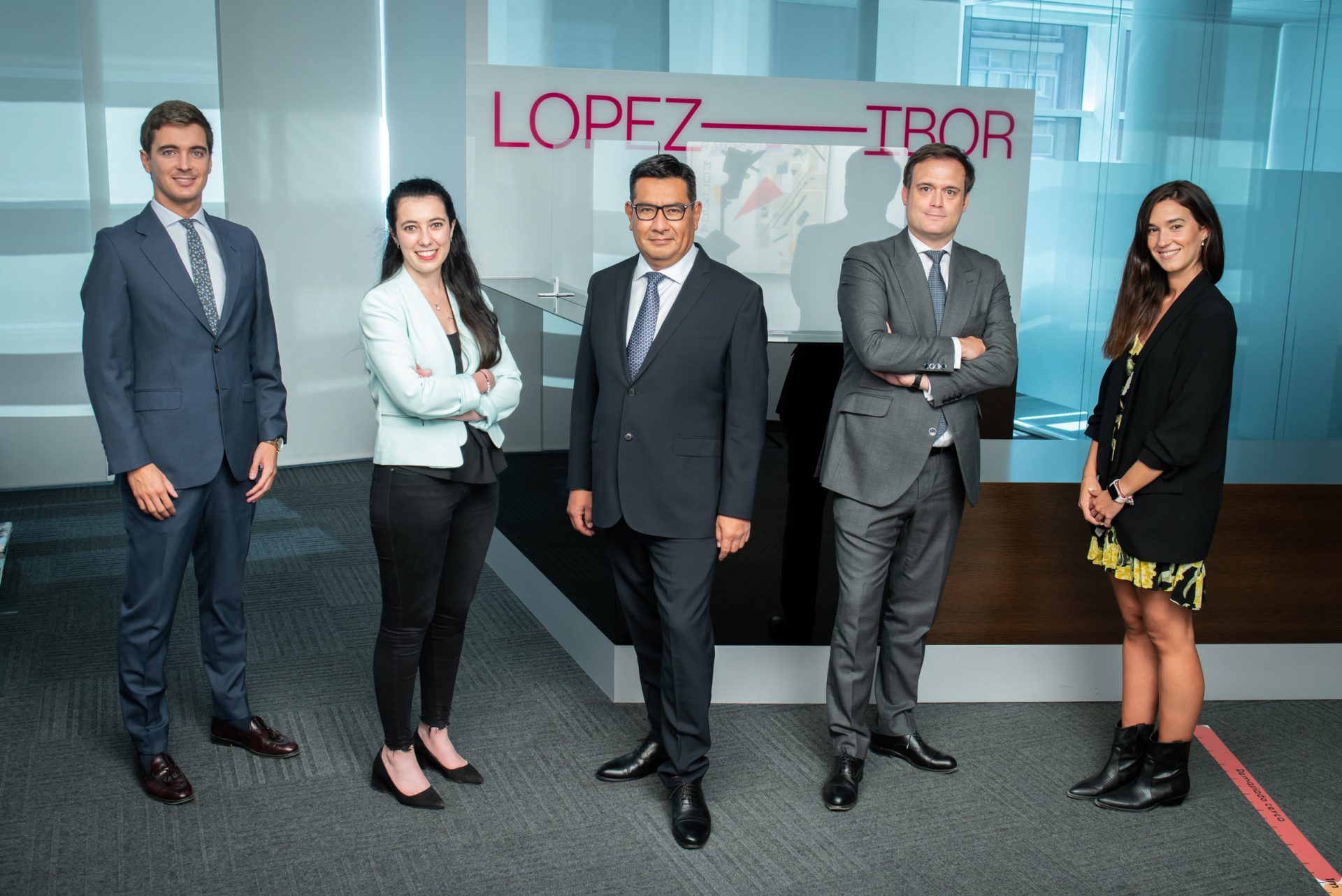 Retrato Especialista LOPEZ / IBOR/ Abogados ... 52 RETRATOS 39 retratos especialista